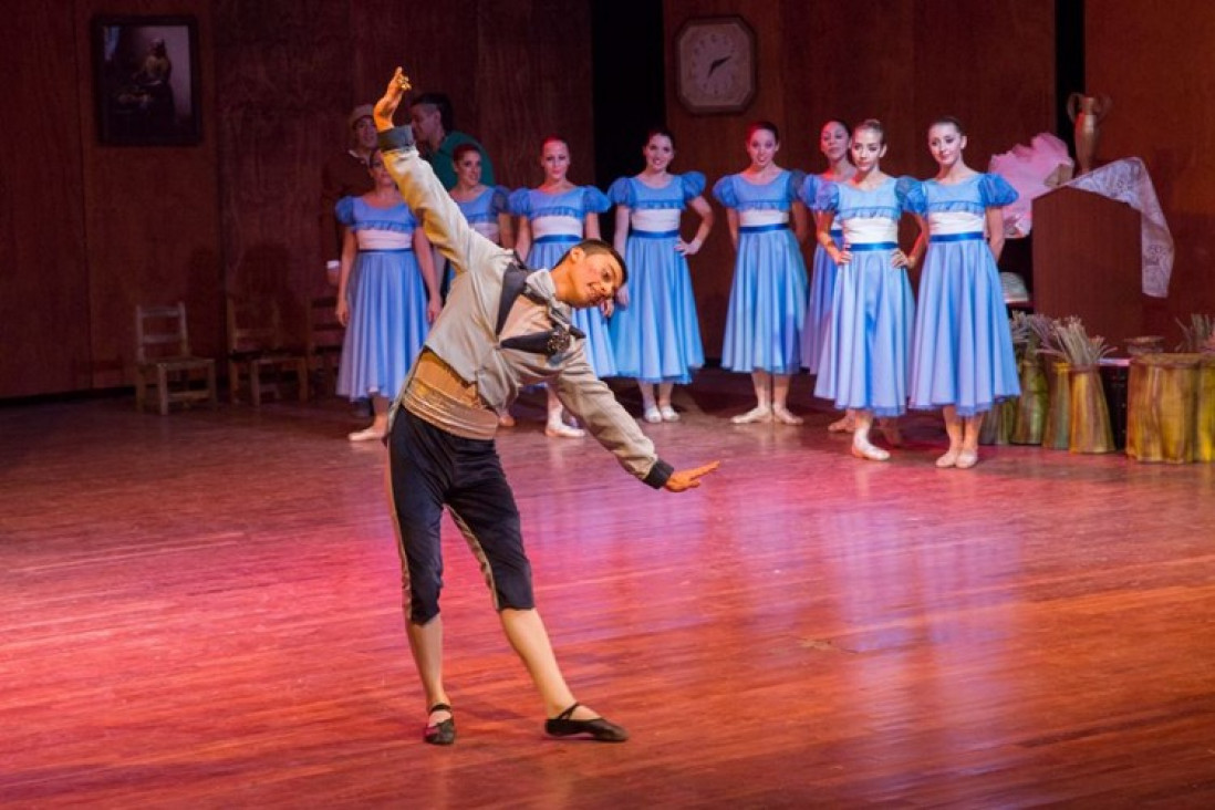 imagen Empiezan talleres de danza clásica en la UNCUYO