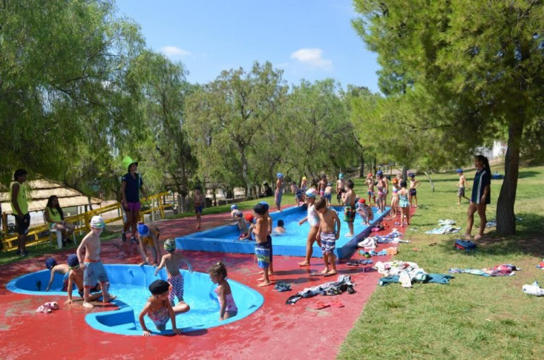 imagen Verano en la UNCUYO: Colonia y Pileta