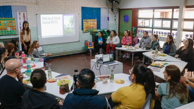 imagen Familias de salas de 4 y 5 se capacitaron en Educación Sexual Integral